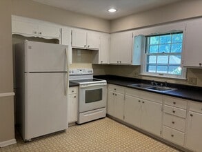 Building Photo - 4317 S Canterbury Pl