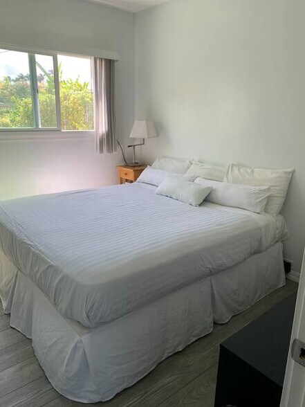 Building Photo - 50 Maile St