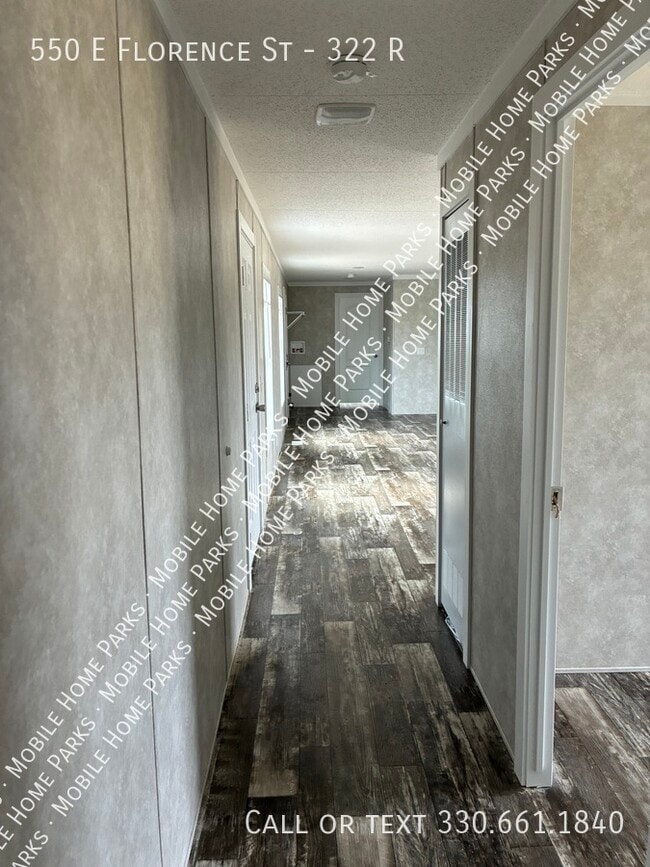 Building Photo - 550 E Florence Ave