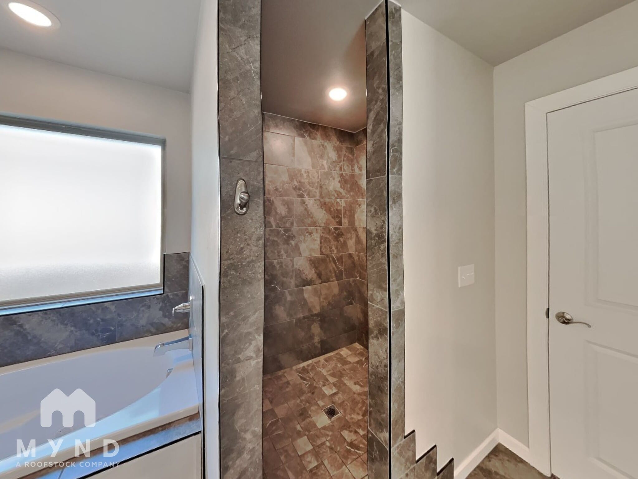 Building Photo - 5400 Riverrun Ct