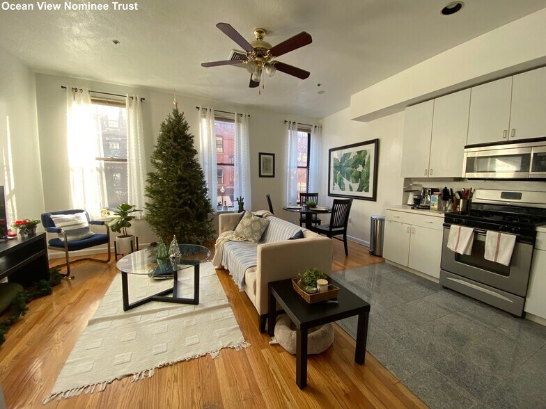 Building Photo - 240 Hanover St