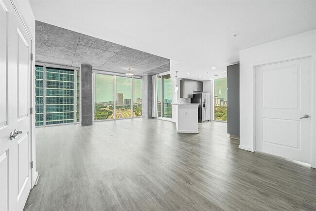 Building Photo - 5925 Almeda Rd