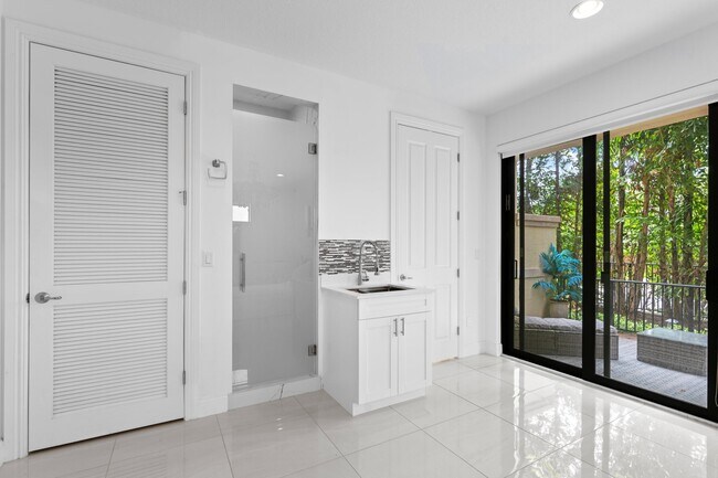 Building Photo - 614 Windward Cir S