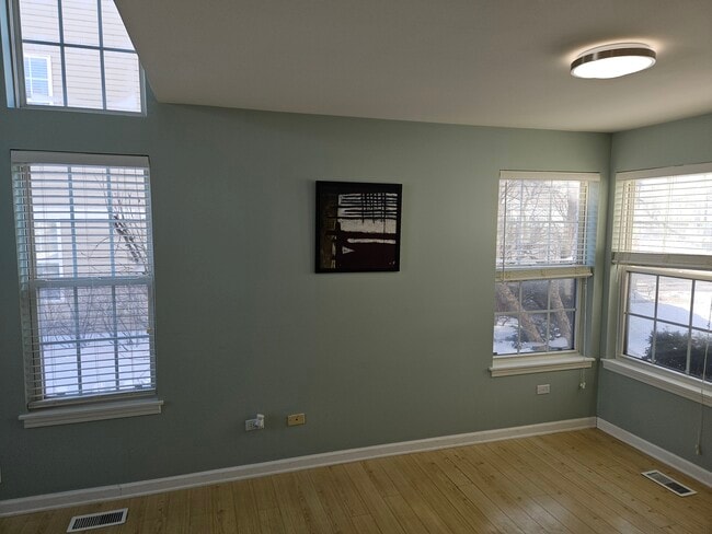 Building Photo - 157 Concord Ln