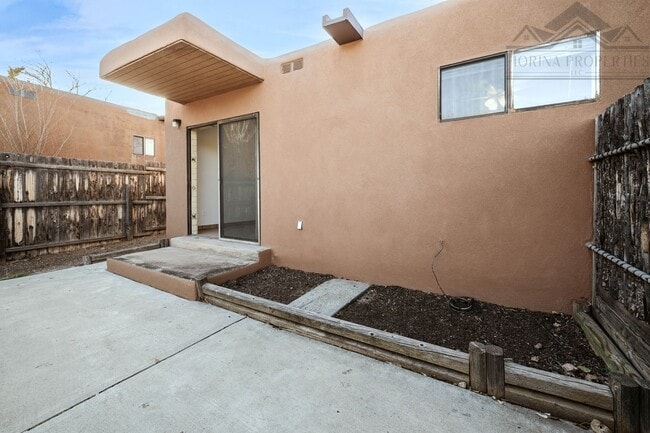 Building Photo - Santa Fe Charm on Camino Capitan