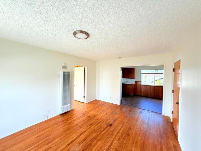 Building Photo - 2270 White St