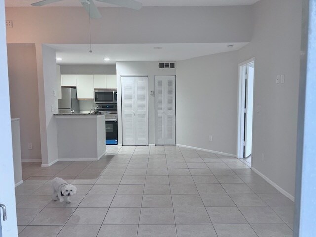 Building Photo - 153 Santa Clara Dr