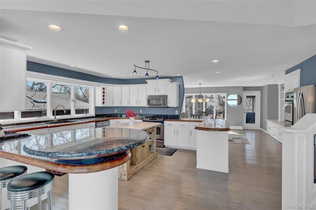 Building Photo - 45 Culross Dr