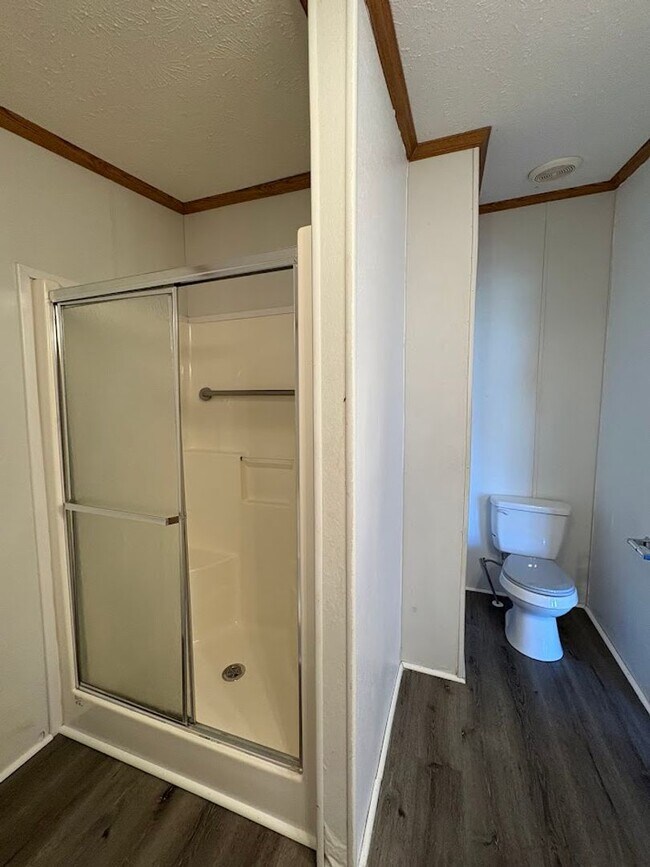 Building Photo - Three bedroom two bathroom home for rent