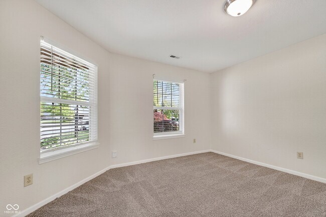 Building Photo - 6626 Crossbridge Dr