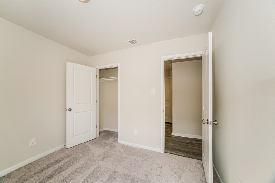 Building Photo - 15774 Del Norte Dr