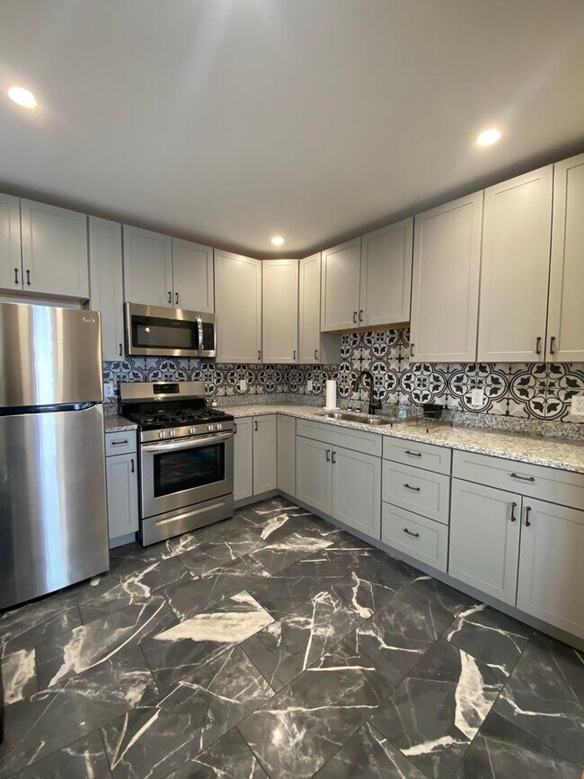 Building Photo - 416 Pearl St