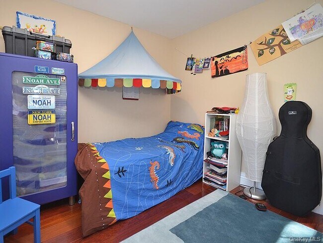 Building Photo - 82 Central Ave