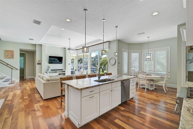 Building Photo - 830 Tarawitt Dr