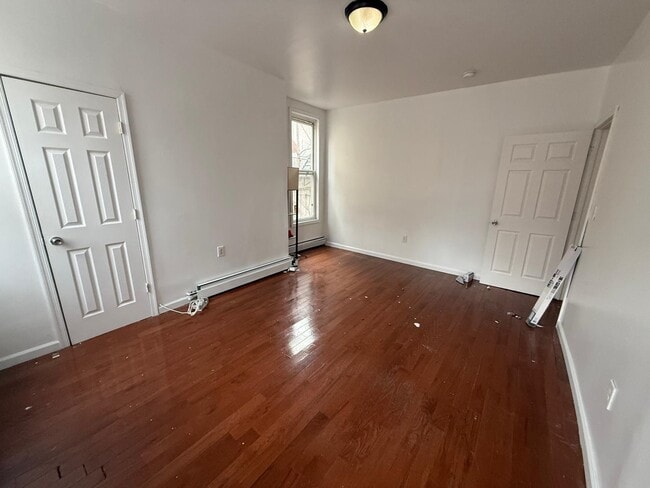 Building Photo - 23 Vroom St