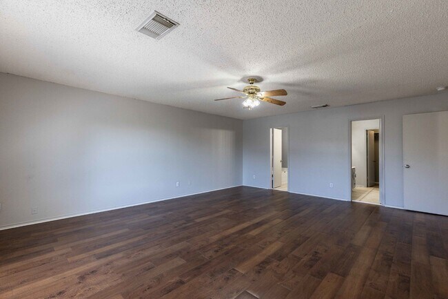 Building Photo - 8423 Parry Path