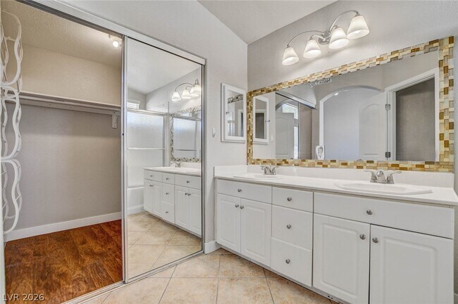 Building Photo - 980 Sand Coral Dr