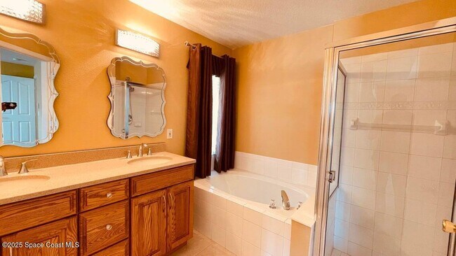 Building Photo - 1829 SW Hickock Terrace