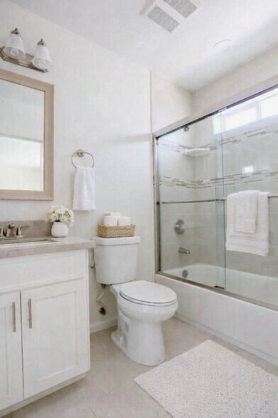 Building Photo - 12500 S Wilmington Ave