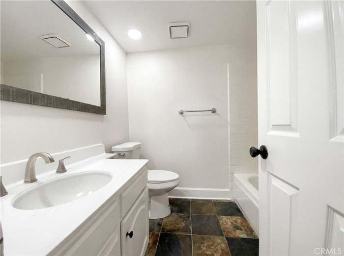 Building Photo - 3303 Deaver Dr