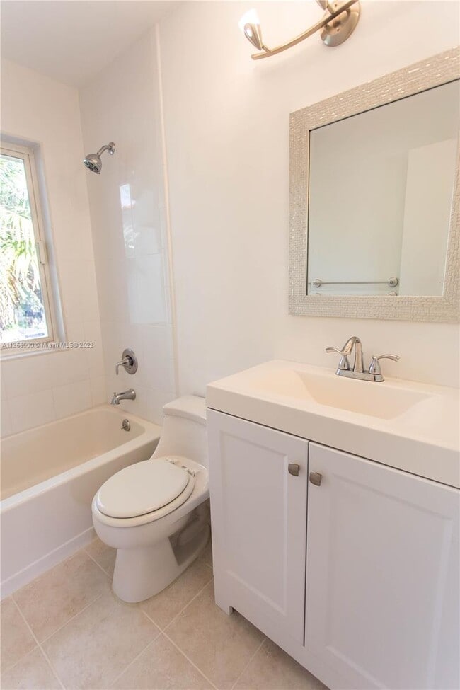 Building Photo - 7523 SW 109th Ave