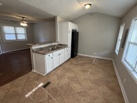 Building Photo - 124 Riverview Ct