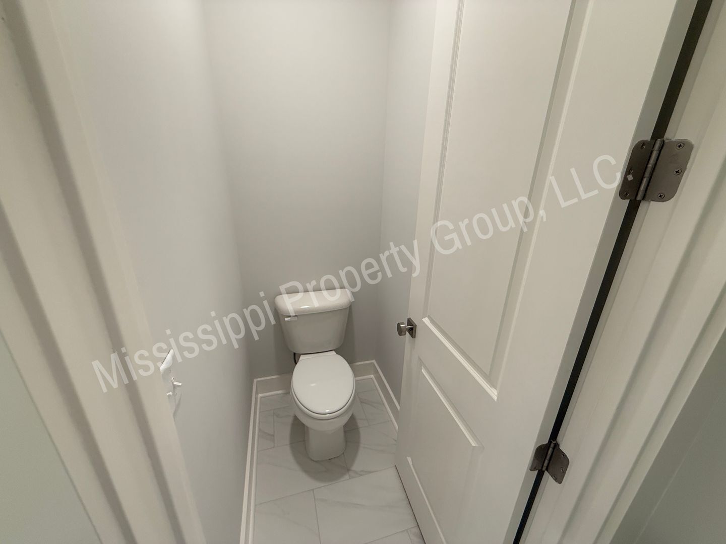 Building Photo - 611 Miramar Ln