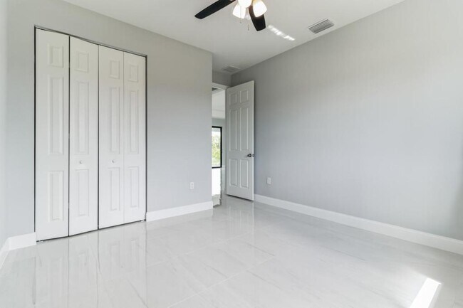 Building Photo - 3408 2nd St SW