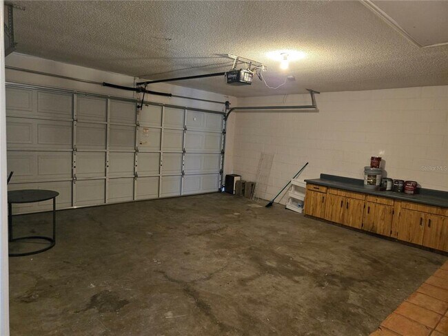 Building Photo - 1666 Tremont Ln