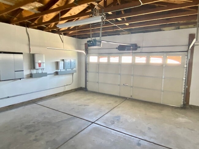 Building Photo - 205 Almondtree Ln