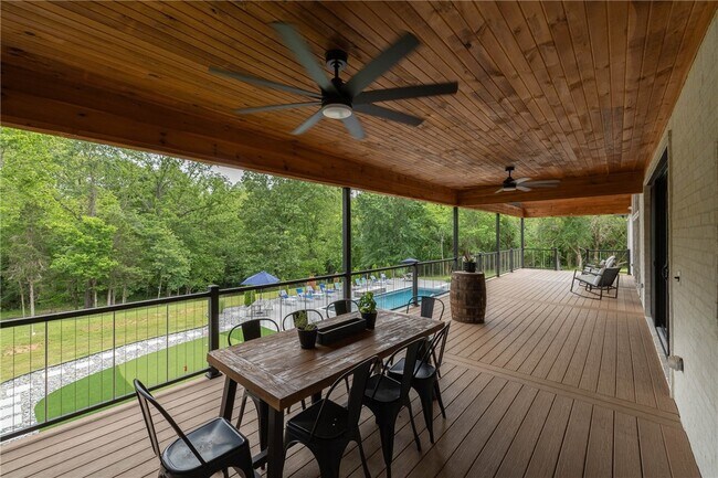 Building Photo - 2762 Wilson Ln