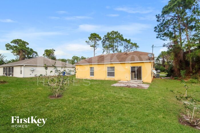 Building Photo - 1160 Schumann Dr