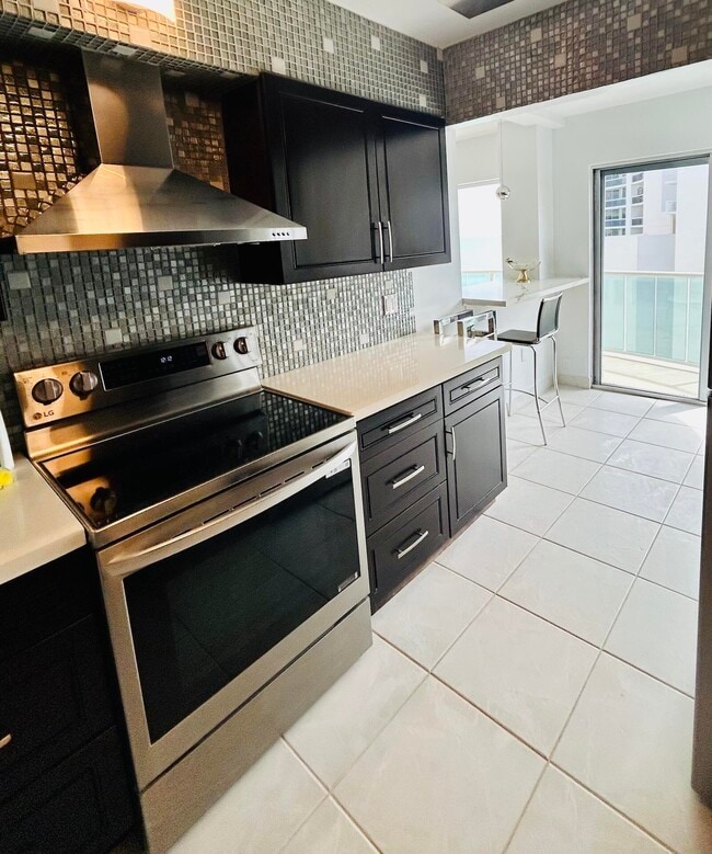 Building Photo - 3400 Galt Ocean Dr