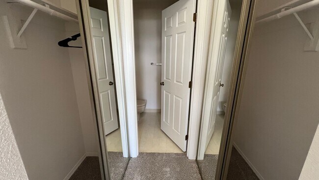 Building Photo - Lake Hood views!  (2) Bed / (2) Bath Condo...