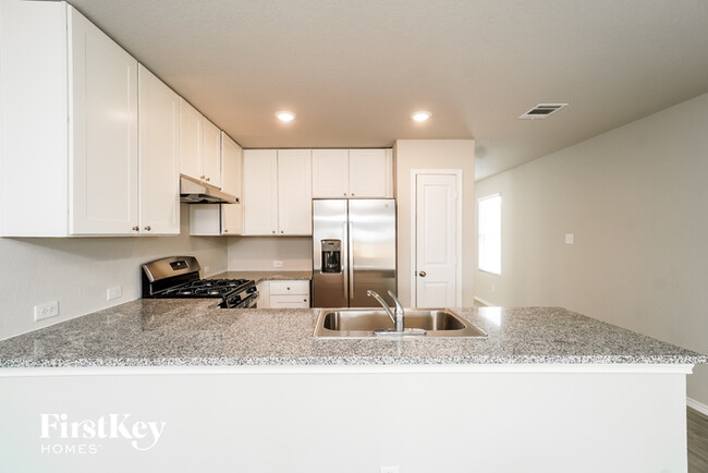 Building Photo - 10775 Prusiner Dr