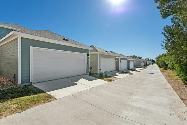 Building Photo - 1709 Arendale Dr