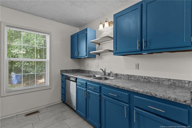 Building Photo - 6897 Candlewood Dr