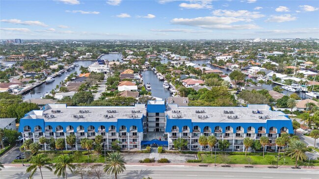 Building Photo - 3909 N Ocean Blvd