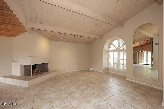 Building Photo - 9969 E Bayview Dr