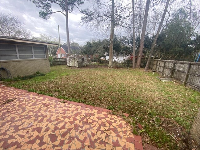 Building Photo - 3 Bedroom House in the Garden District
