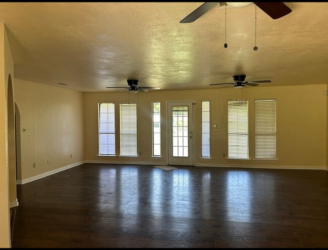 Building Photo - 214 Co Rd 4870