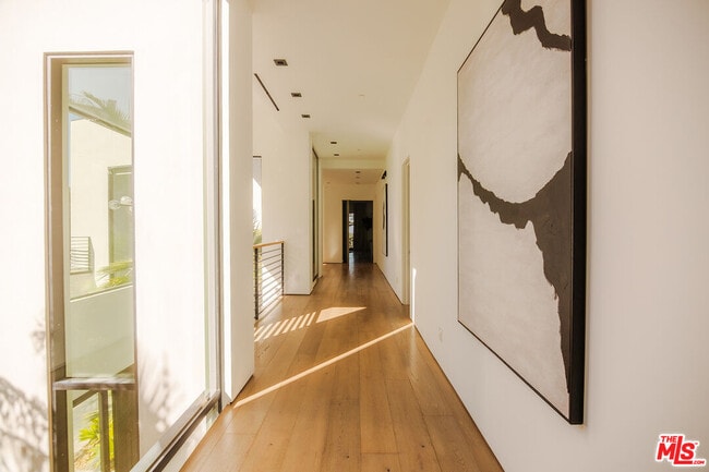 Building Photo - 13331 Mulholland Dr