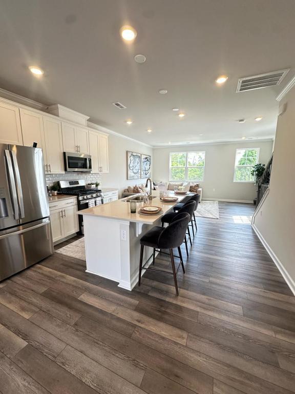Building Photo - 3005 Honeymyrtle Ln
