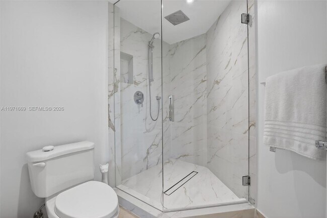 Building Photo - 3370 Hidden Bay Dr