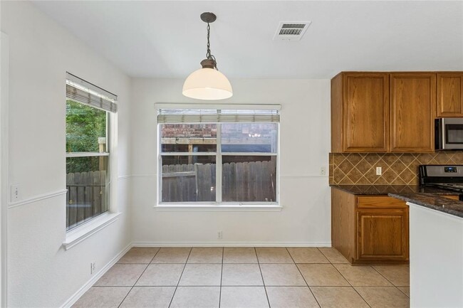 Building Photo - 2372 Paradise Ridge Dr