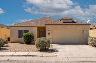 Building Photo - House For Rent