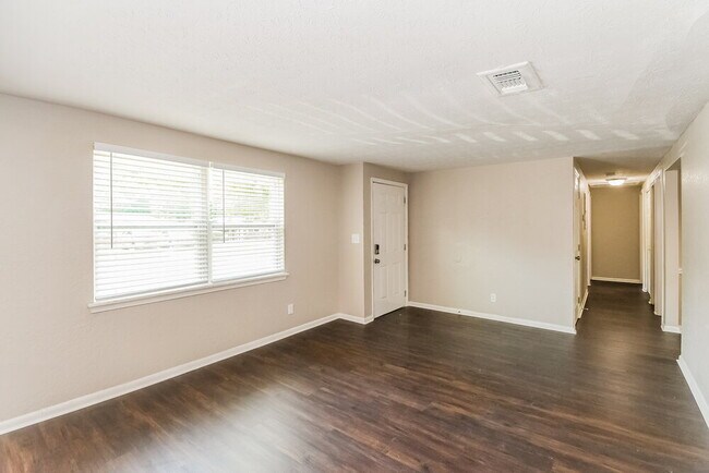 Building Photo - 7563 Patrice Ct