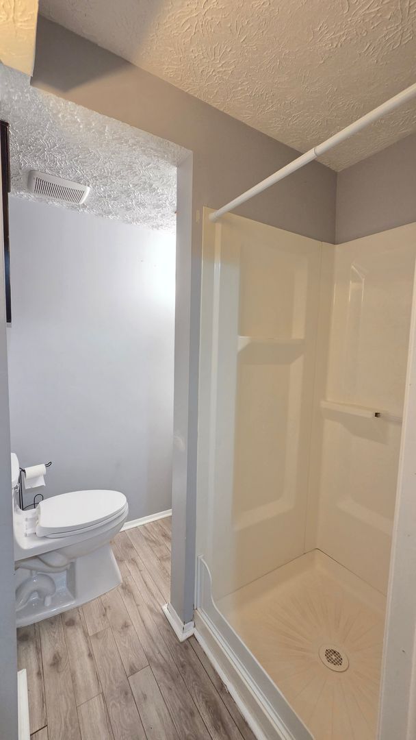 Building Photo - Beautiful Newington Forest Townhome