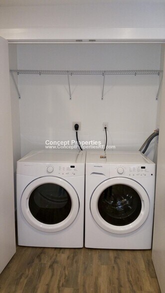 Building Photo - 39 Thornton St