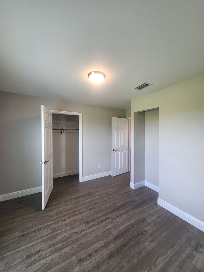 Building Photo - 8309 Lena Ct